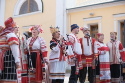 Пасхальные концерты на площади перед кафедральным собором Якутска