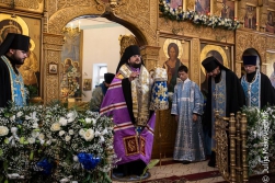 "Рождество Твое, Богородице Дево, радость возвести всей вселенней..." 