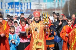 В Нерюнгри прошел общегородской пасхальный Крестный ход