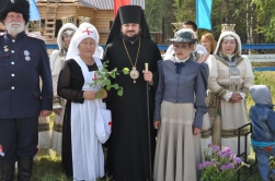 В вилюйском селе Сосновка открыли памятник сестре милосердия Кэт Марсден