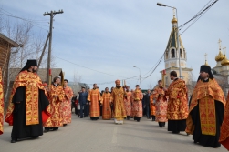 В Якутске прошел Пасхальный Крестный ход в честь 70-летия Великой Победы