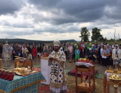 В Ильин день епископ совершил литургию на берегу Алдана