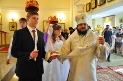 Епископ Роман совершил таинство венчания студента семинарии