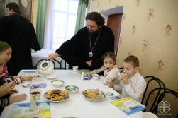 В Якутском епархиальном управлении раздали продуктовые наборы многодетным семьям