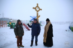 Епископ Роман освятил крест-памятник выдающемуся путешественнику