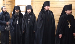Епископ поздравил насельников Спасского монастыря в Якутске