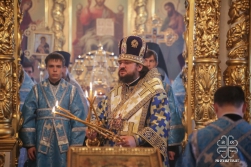 Архиепископ Роман возглавил акафистное пение Пресвятой Богородице в Преображенском соборе
