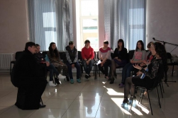 Воспитанники детского дома в Алдане поговорили со священником о семейных ценностях