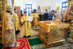 Архиепископ Роман совершил Божественную Литургию в главном храме Якутска