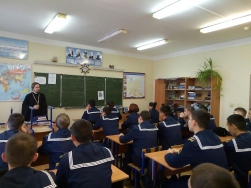 Учащиеся Института Водного Института встретились с настоятелем Спасского монастыря