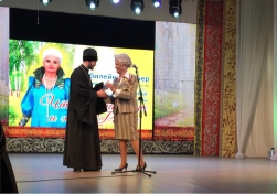 Председатель Русской общины награждена епархиальной медалью