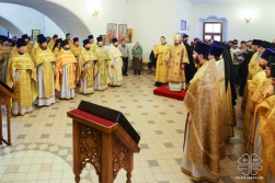 Архиерей и клирики епархии совершили Литургию в храме Рождества Богородицы