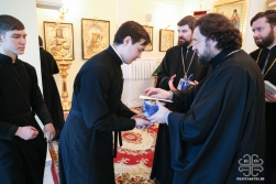 Архиепископ Роман поздравил с Рождеством Христовым семинаристов и насельниц Покровского монастыря